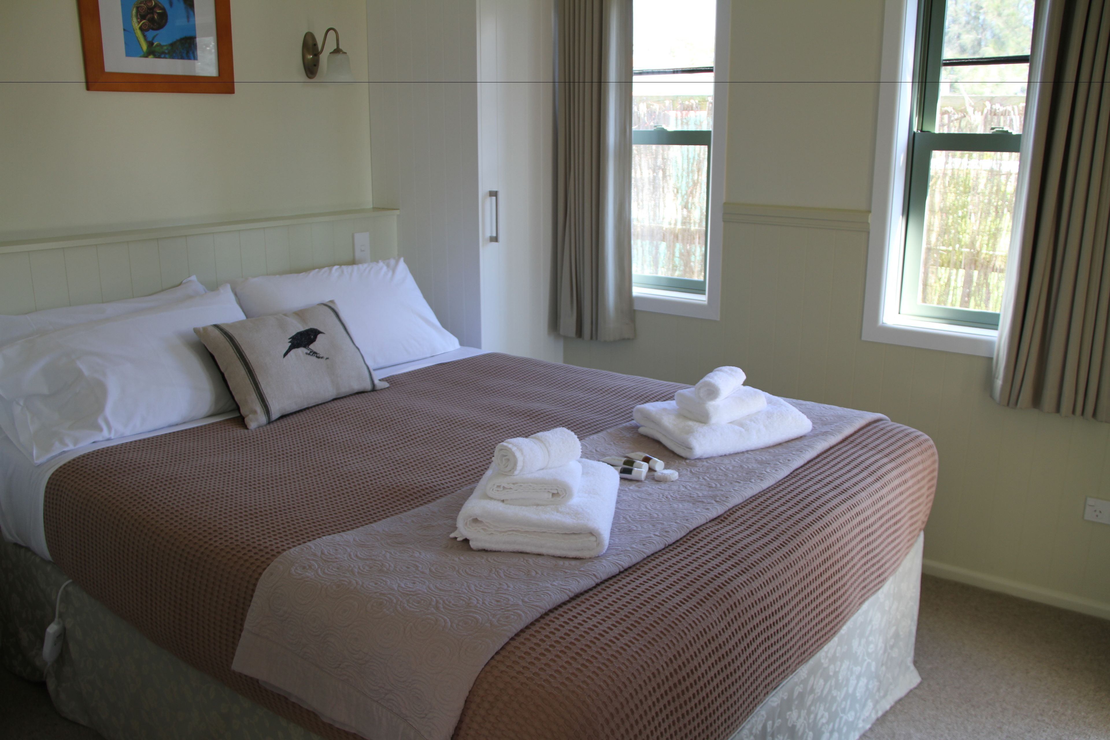 Standard Suite, 2 Bedrooms, Non Smoking, Kitchenette (Bellbird) | Iron/ironing board, free cots/infant beds, free WiFi, bed sheets