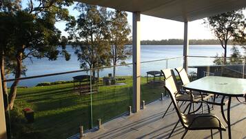 Insonorización, cunas, wifi gratis y ropa de cama