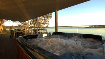 Cottage, 4 Bedrooms, Lake View, Lakeside | View from room