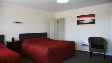 Iron/ironing board, free WiFi, bed sheets