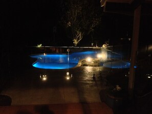 Seasonal outdoor pool, open 6:30 AM to 10:30 PM, sun loungers - Bluebell Lodge And Cottage (Hastings)