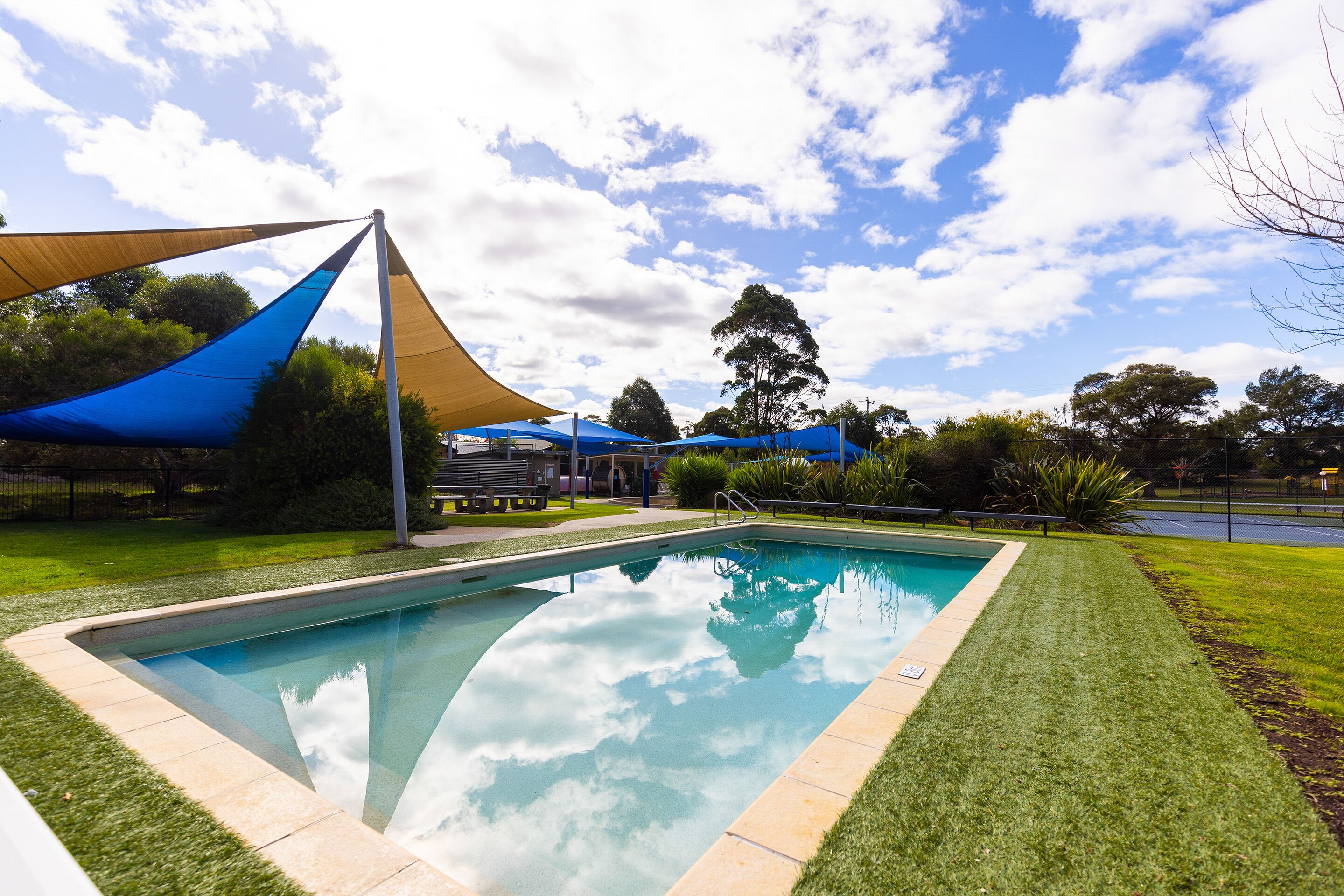 Outdoor pool, pool loungers
