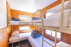 2 Bedroom Cedar Cabin | 1 bedroom, iron/ironing board, free WiFi, bed sheets