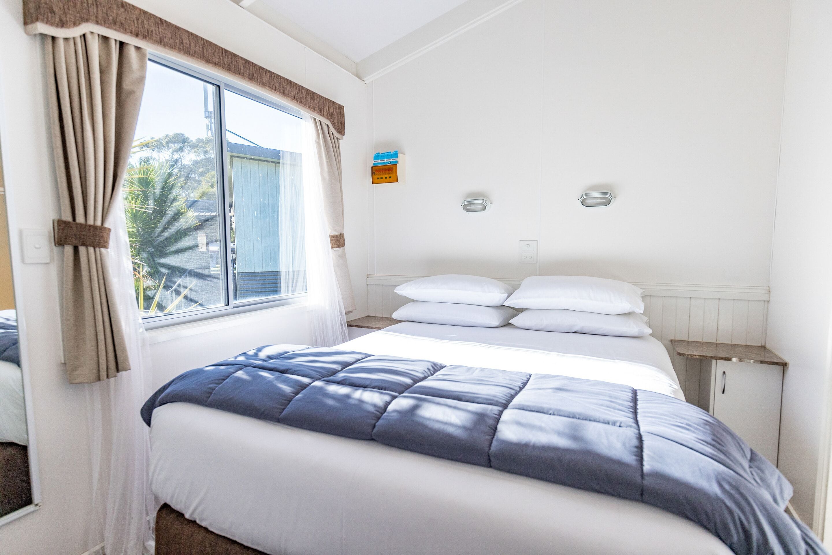 Iron/ironing board, free WiFi, bed sheets, wheelchair access