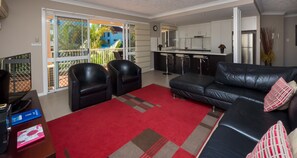 2 Bedroom 2 Bathroom Apartment | Living area