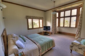 Living area - Cedar House (Gisborne)