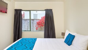 Suite, 1 Schlafzimmer, Nichtraucher, Kochnische (Suite, spa bath) | Bügeleisen/Bügelbrett, kostenloses WLAN, Bettwäsche