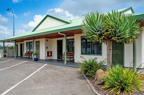 Exterior - Barringtons Motor Lodge (Whakatane)