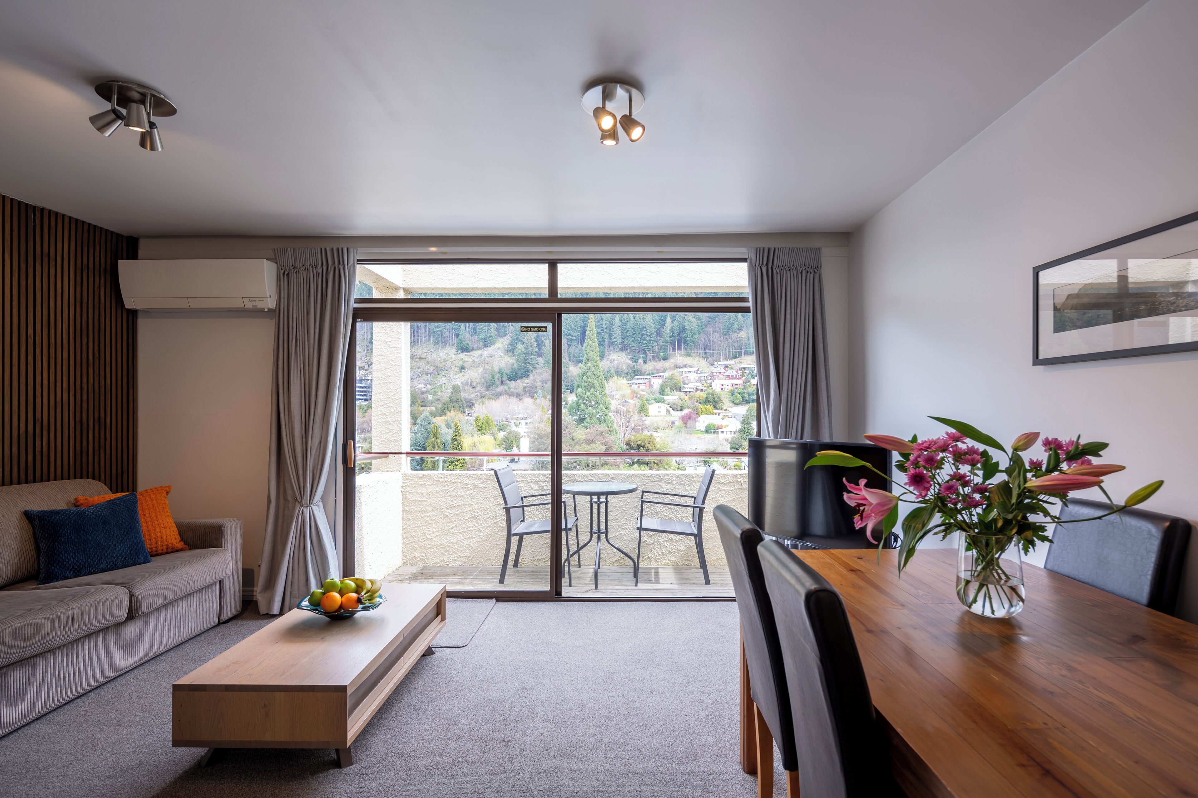 Căn hộ Premium, 1 phòng ngủ, ban công (Private) | Khu vực ăn uống tại phòng