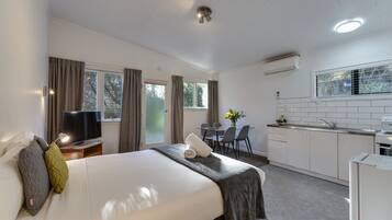 Budget Studio | Living area