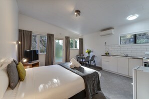 Budget Studio | Living area