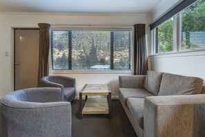 Economy-Apartment, 2 Schlafzimmer | Wohnbereich