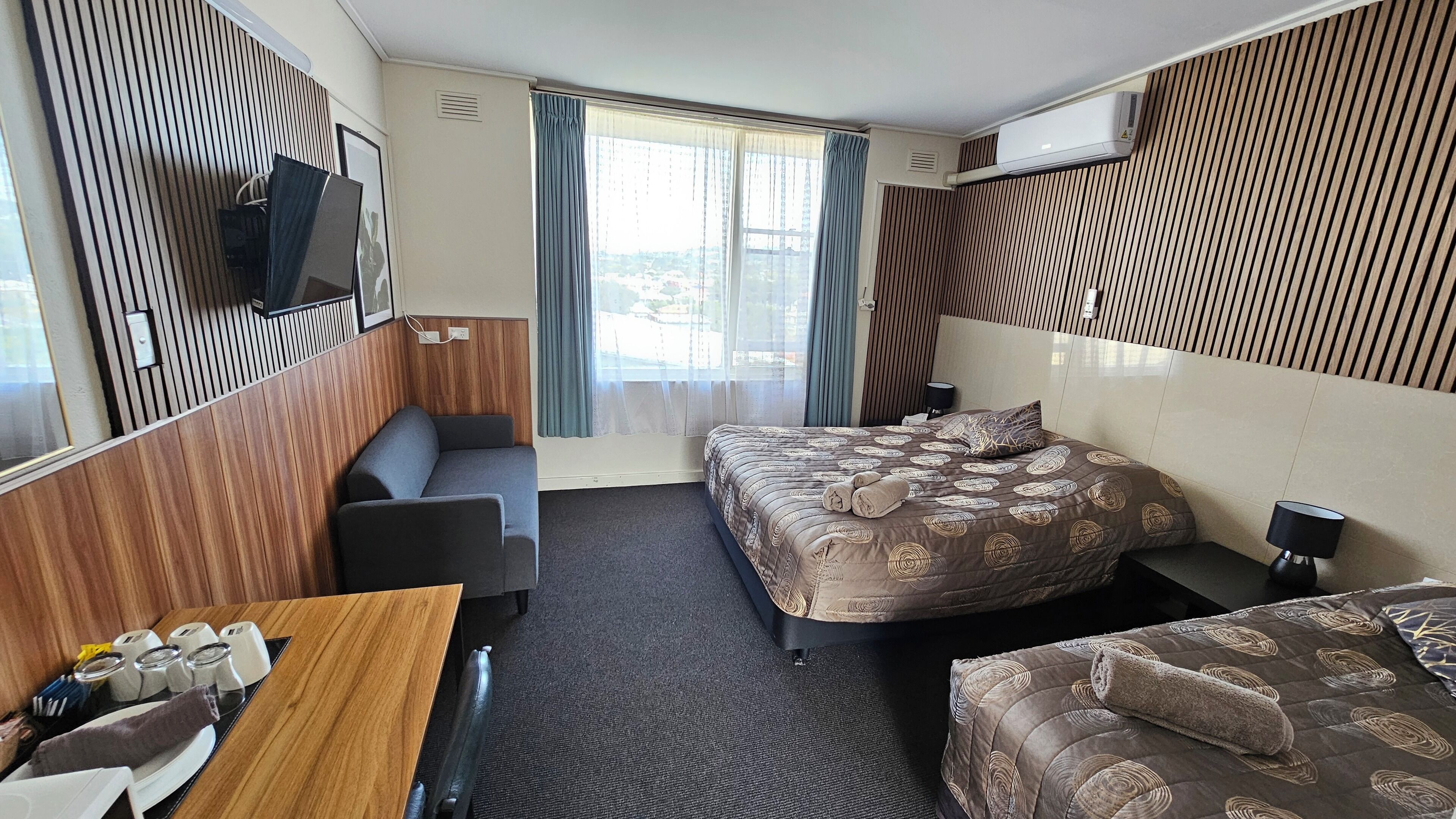 Standardværelse til 3 personer | Skrivebord, lydisolering, gratis Wi-Fi, sengetøj