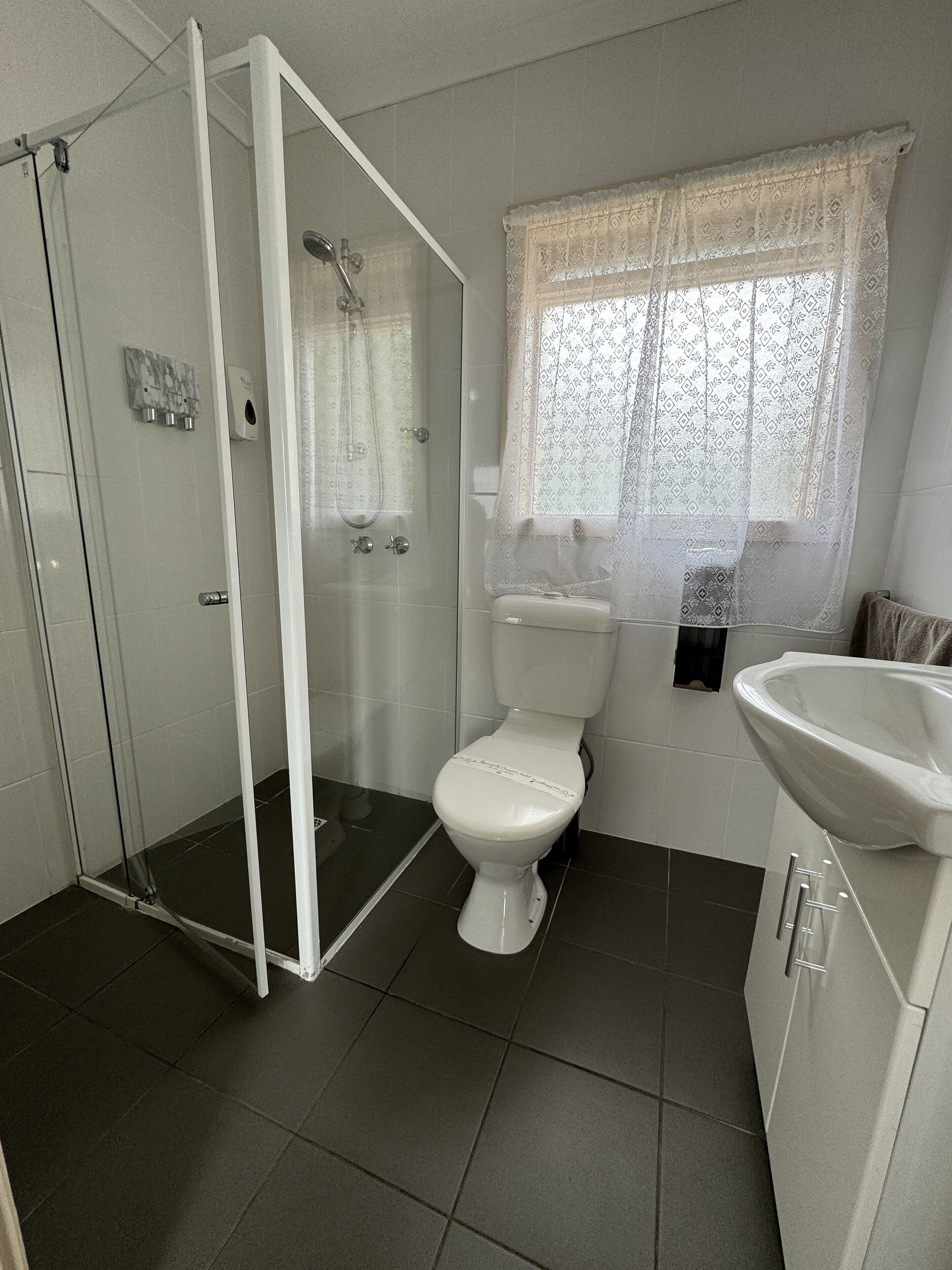 Deluxe Room | Bathroom | Towels