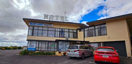 Blue Lake Motel