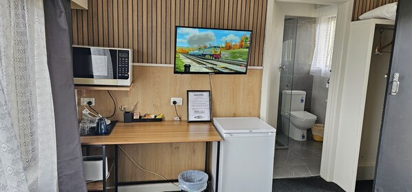 Basic-dobbeltværelse | Skrivebord, lydisolering, gratis Wi-Fi, sengetøj