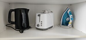 Standardværelse til 3 personer | Skrivebord, lydisolering, gratis Wi-Fi, sengetøj