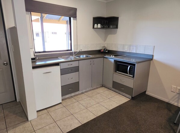Private kitchen - Asure OAK Estate Motor Lodge (Greytown)