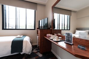Television - Harp Hotel (Wollongong)
