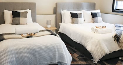 Harp Hotel