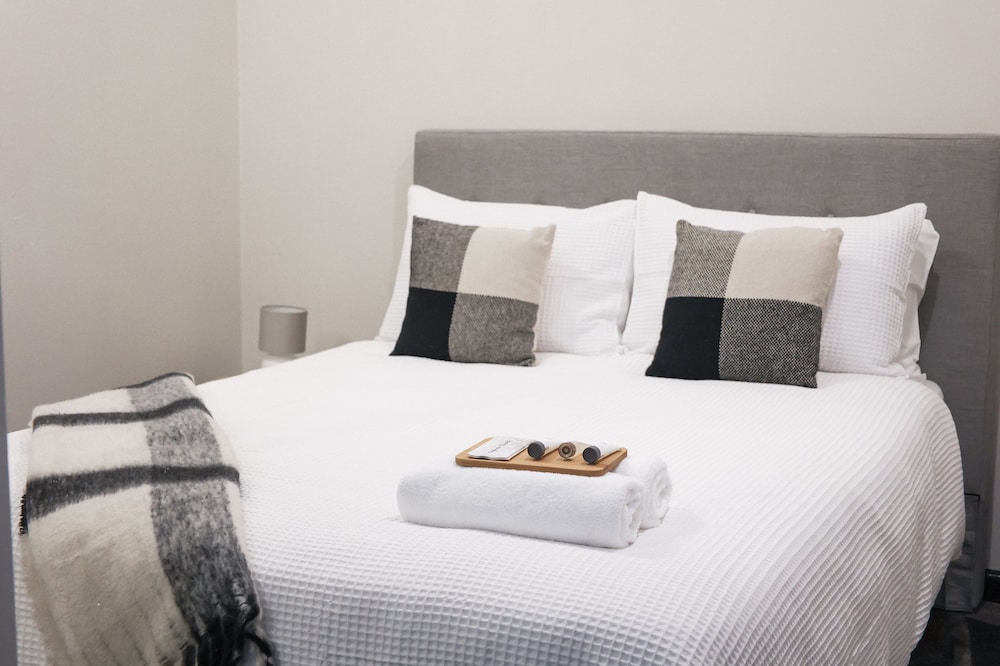 Harp Hotel
