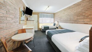 Standard Twin Room, Non Smoking | Premium bedding, blackout drapes, iron/ironing board, cribs (surcharge) - Garden City Motor Inn (South Toowoomba)