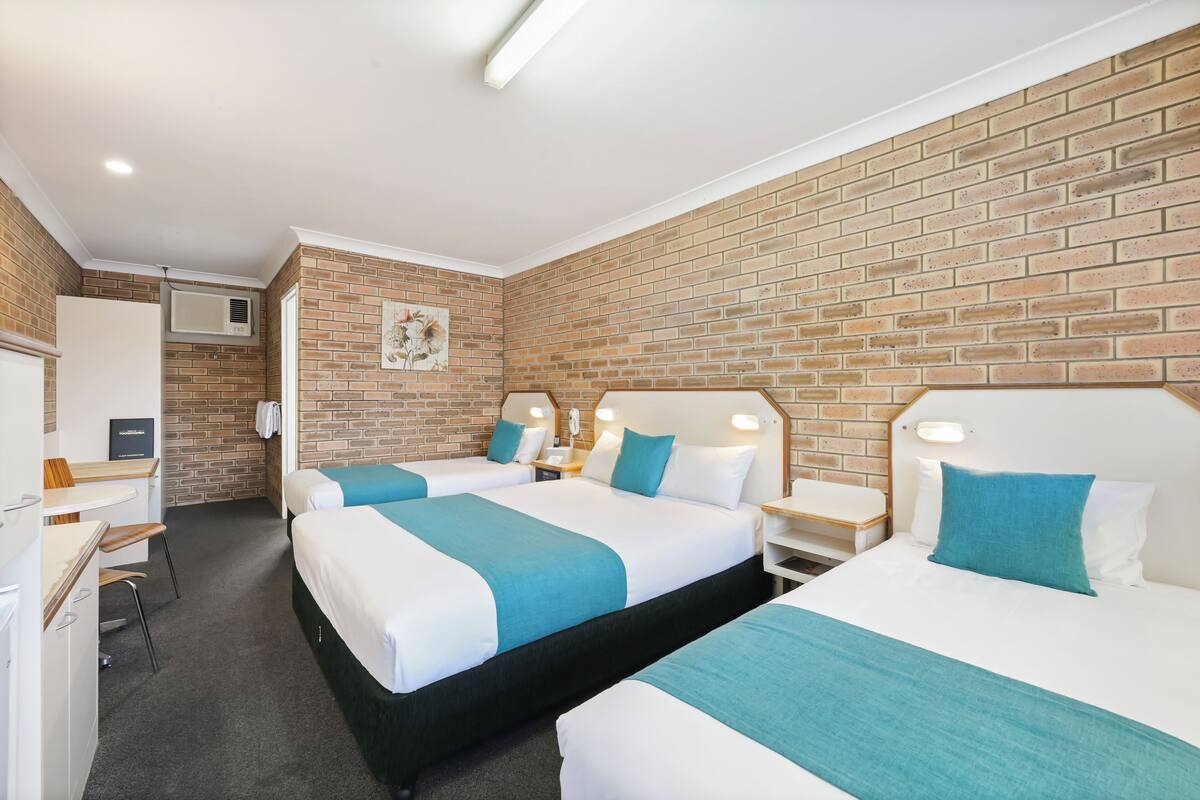 Family Suite, 1 Bedroom, Non Smoking | Premium bedding, blackout drapes, iron/ironing board, cribs (surcharge)