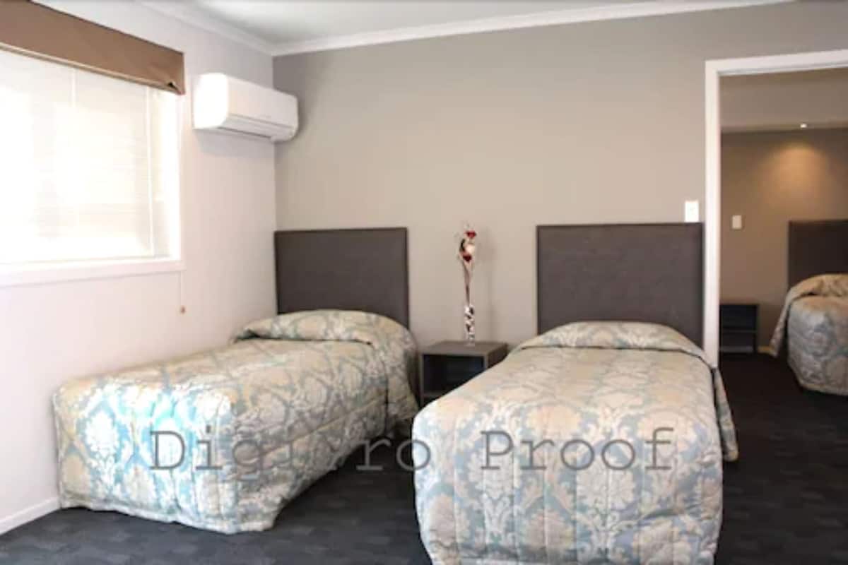 1 bedroom, free WiFi, bed sheets