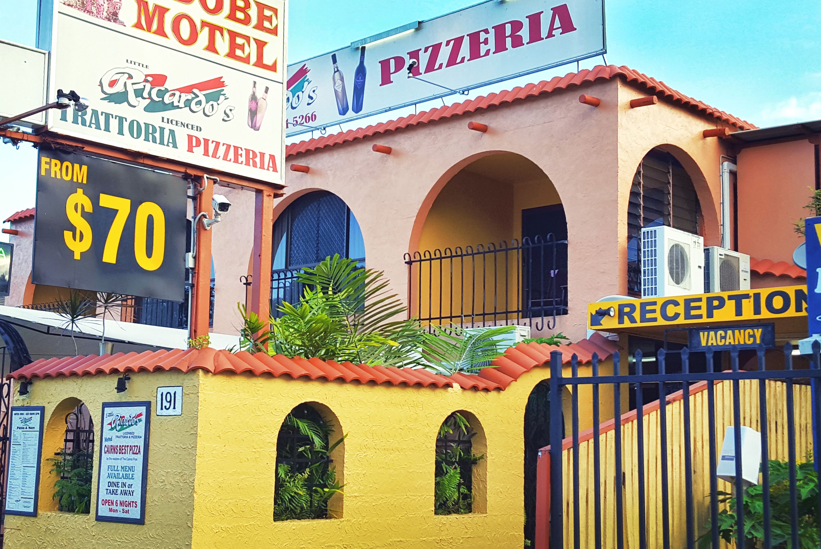 Fachada de la propiedad