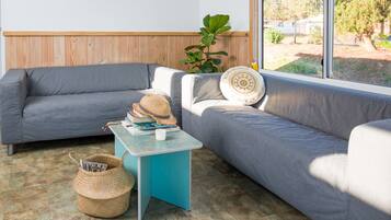 Family Cabin, 2 Bedrooms | Living room | Flat-screen TV