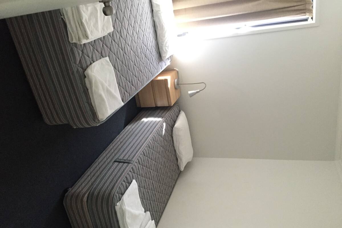 Standard-Ferienhütte, 2 Schlafzimmer (with Spa Bath) | Bügeleisen/Bügelbrett, kostenloses WLAN