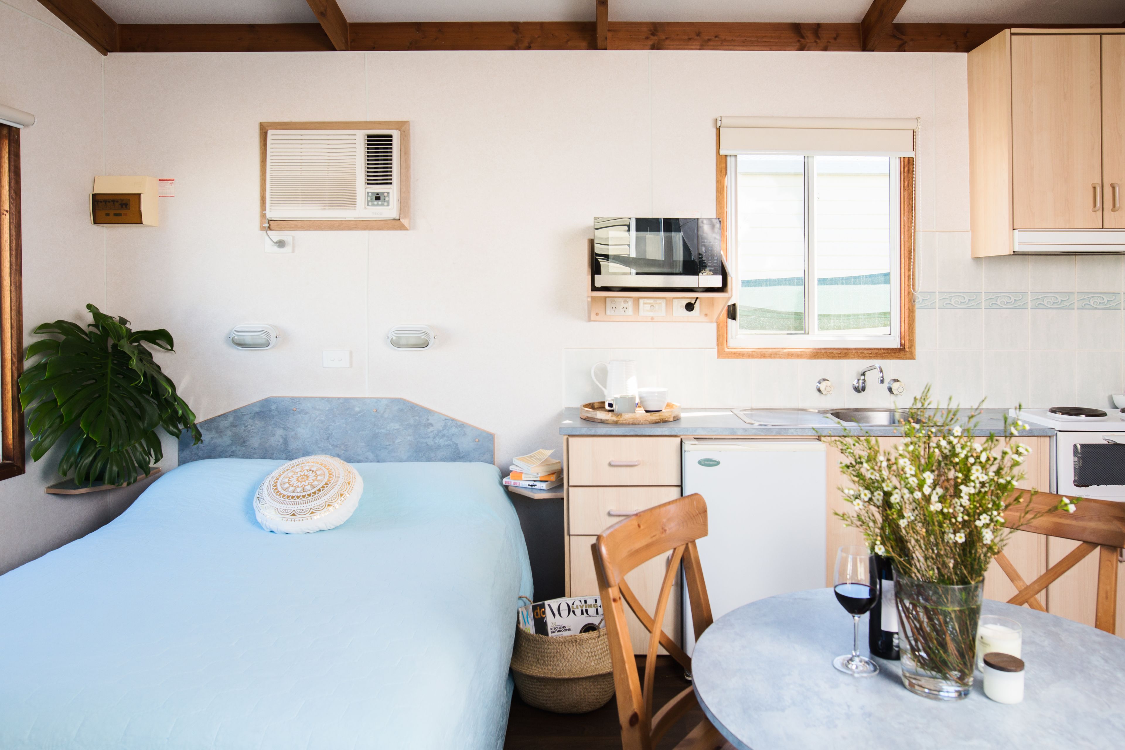 Motel Style Cabin | Iron/ironing board, free WiFi