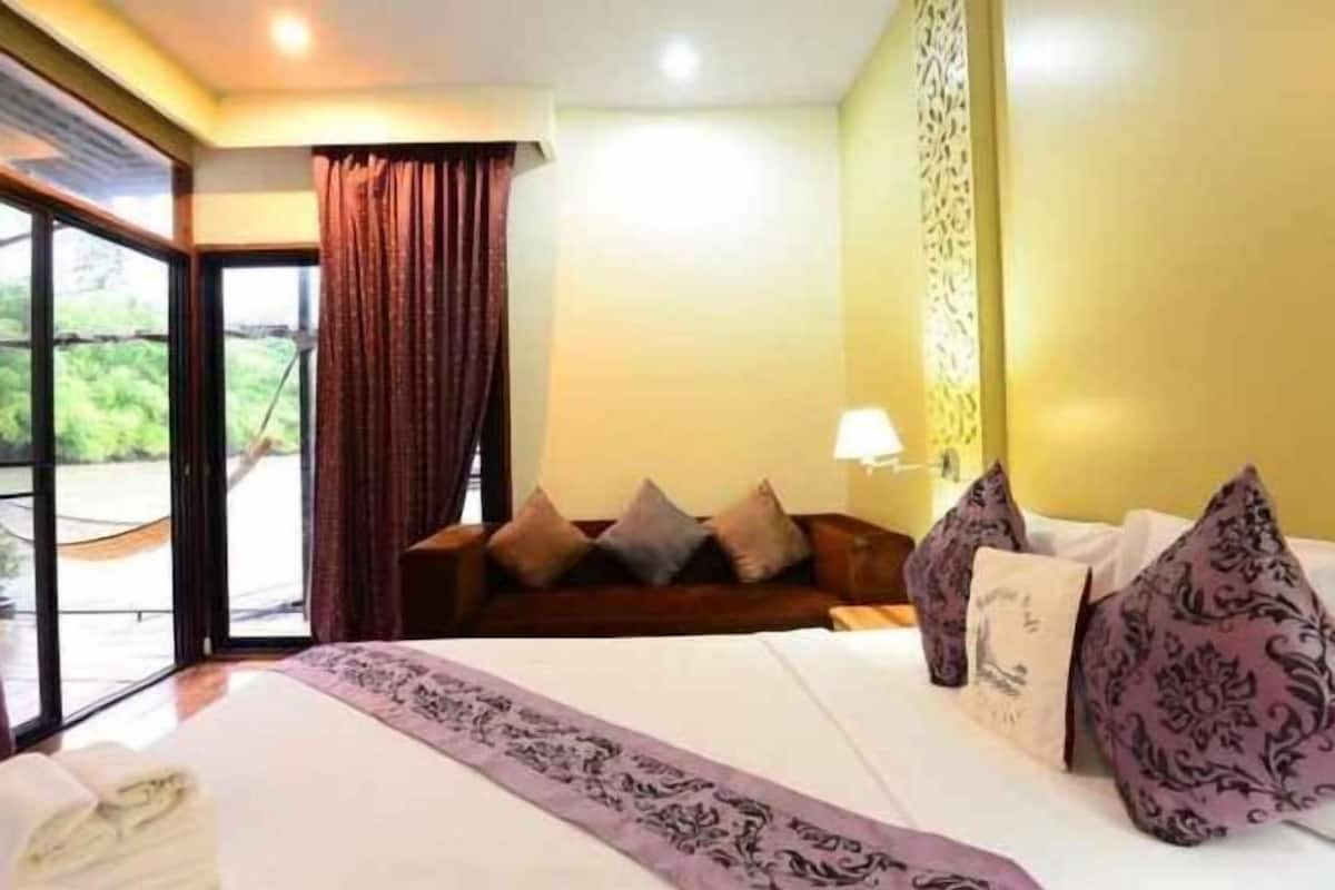 Minibar, caja de seguridad en la habitación y cortinas blackout