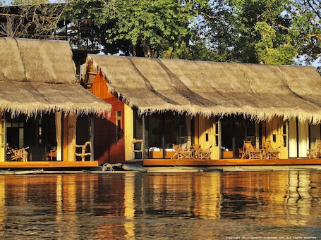 River Kwai Suite ( Raft ) | Minibar, in-room safe, blackout curtains, rollaway beds