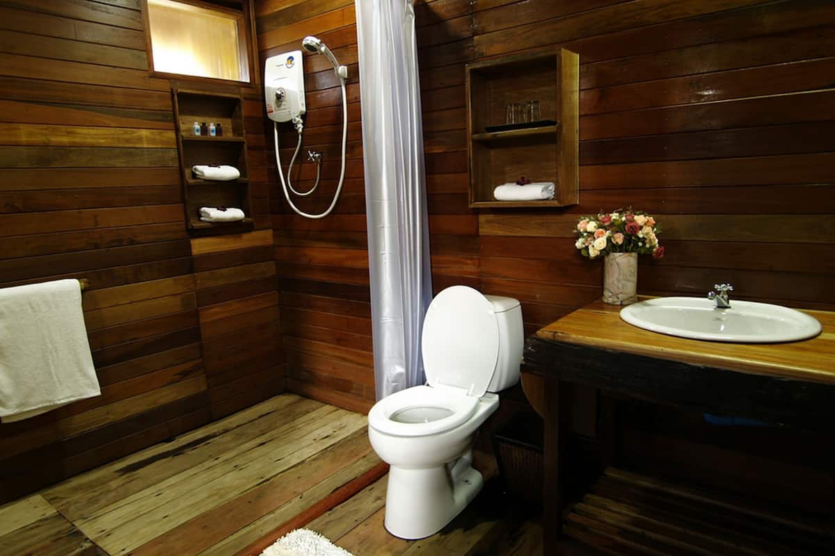 river kwai suite ( raft ) | bathroom | free toiletries, hair dryer, slippers, towels