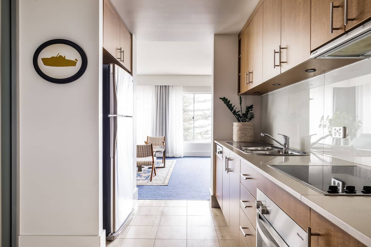 apartment, 1 king bed, harbour view | private kitchen | espresso maker, coffee/tea maker, electric kettle