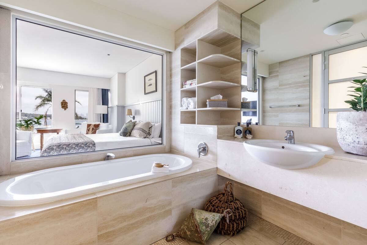 standard room, harbour view | bathroom | towels