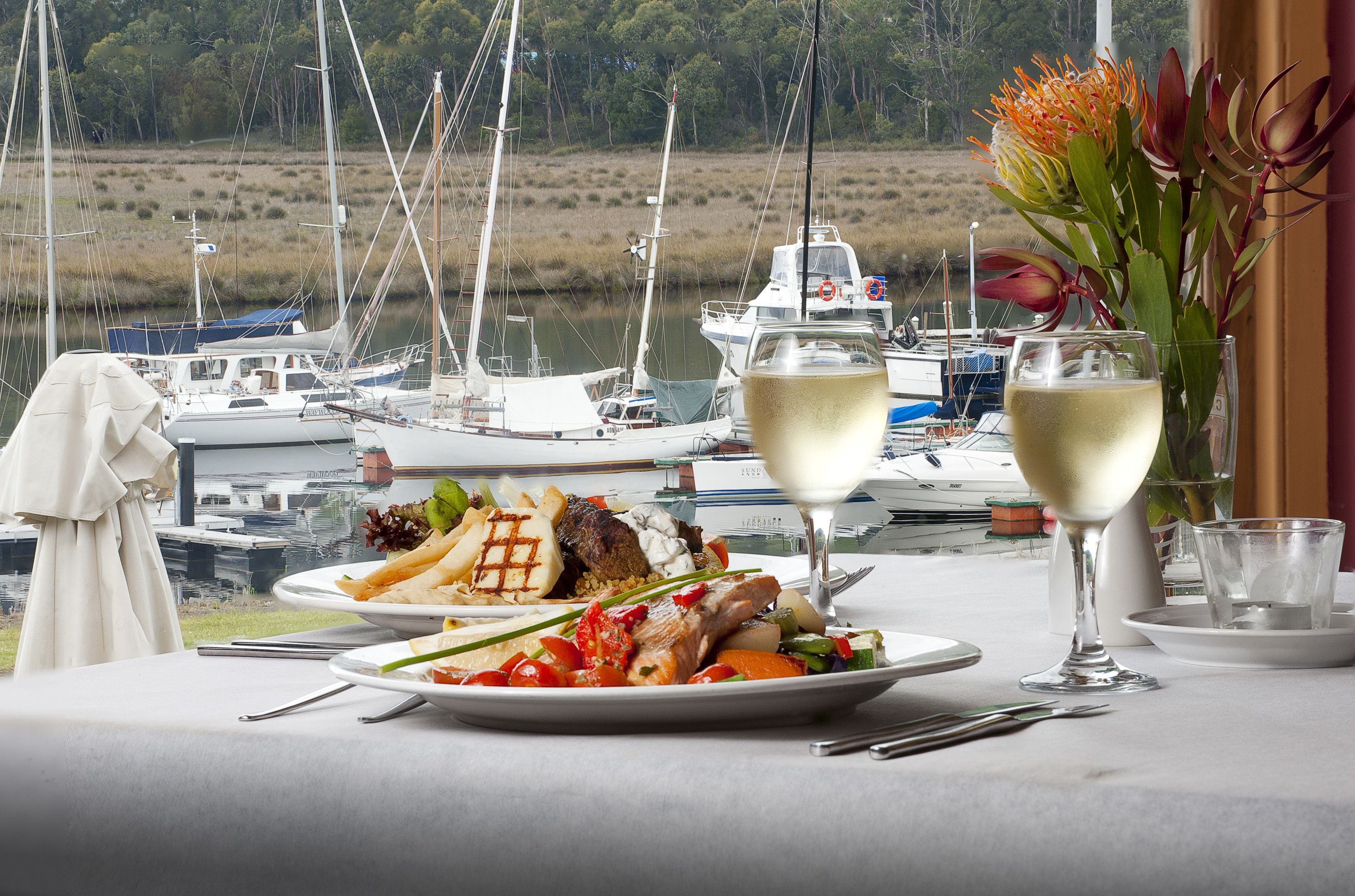 Spécialités Cuisine locale, vue sur la mer 