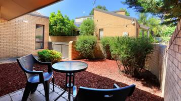 One Bedroom Apartment | Courtyard view