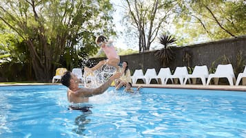 2 piscine all'aperto