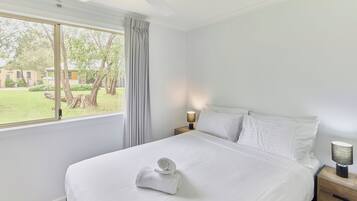 One Bedroom Cabin (Sleeps 4)