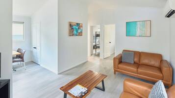 Two Bedroom Cabin (Sleeps 6) | Living area