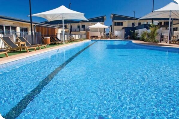 Outdoor pool - Broadwater Mariner Resort (Beresford)