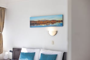 Estudio, 1 cama Queen size | 1 habitación, ropa de cama de alta calidad y insonorización