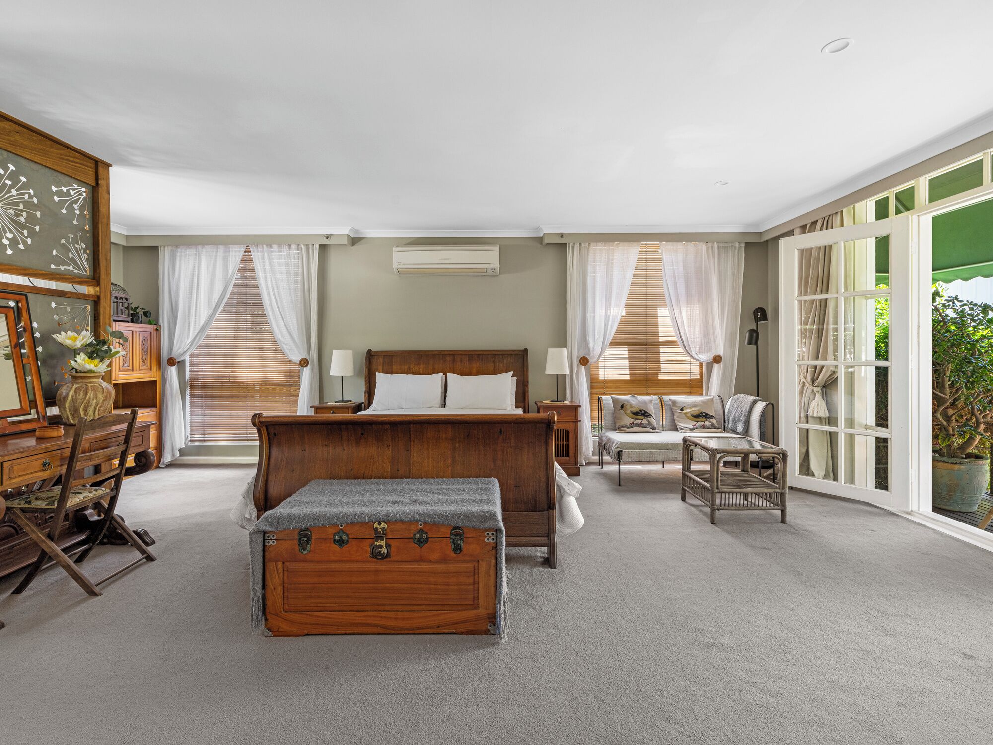 the castle spa suite | premium bedding, iron/ironing board, free wifi, bed sheets