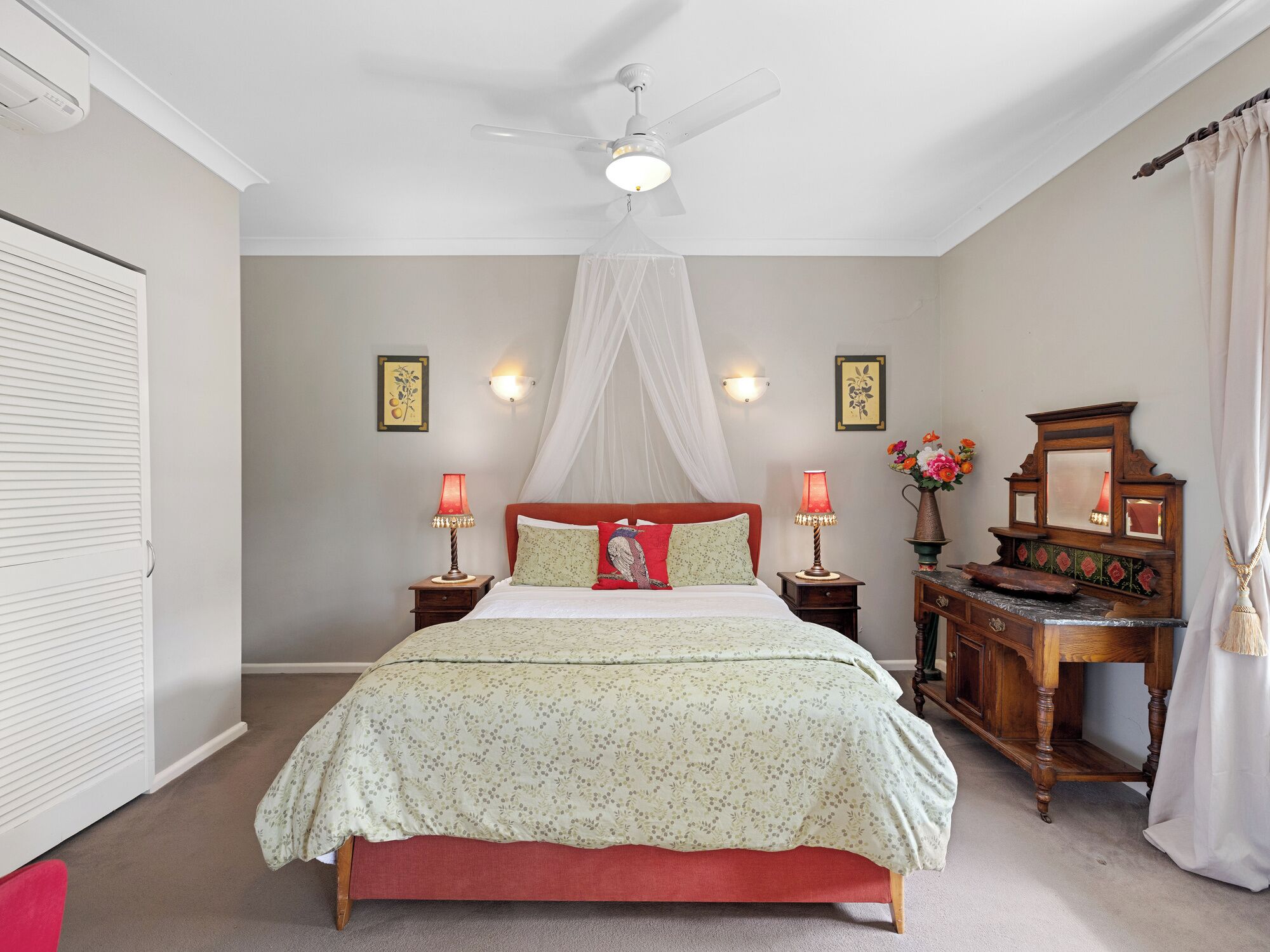 erehwon spa suite | premium bedding, iron/ironing board, free wifi, bed sheets