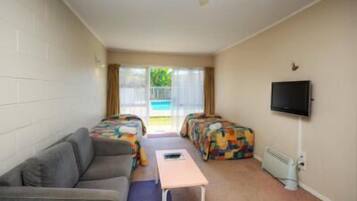 Standard Suite, 1 Bedroom, Non Smoking, Kitchen (Unit B)