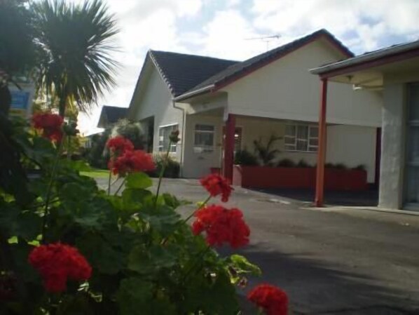 Exterior - Takanini Park Motor Lodge (Takanini)