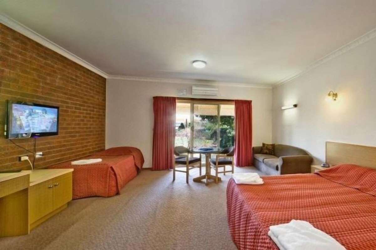 Desk, iron/ironing board, free WiFi, bed sheets