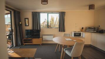 Superior Apartment, 1 Bedroom, Non Smoking, Kitchen (unit) | Living area